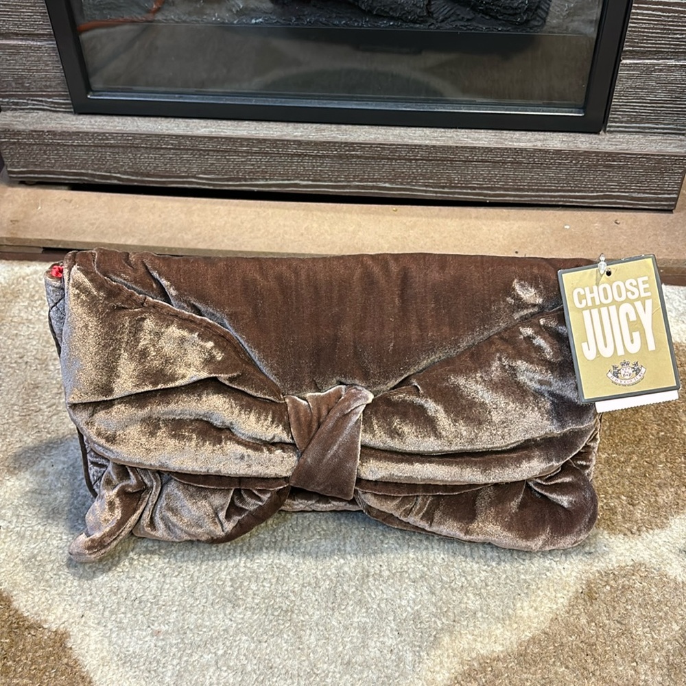 NWT Juicy Couture Vintage Velvet Clutch